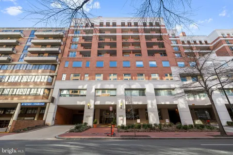 MLS: DCDC2190816