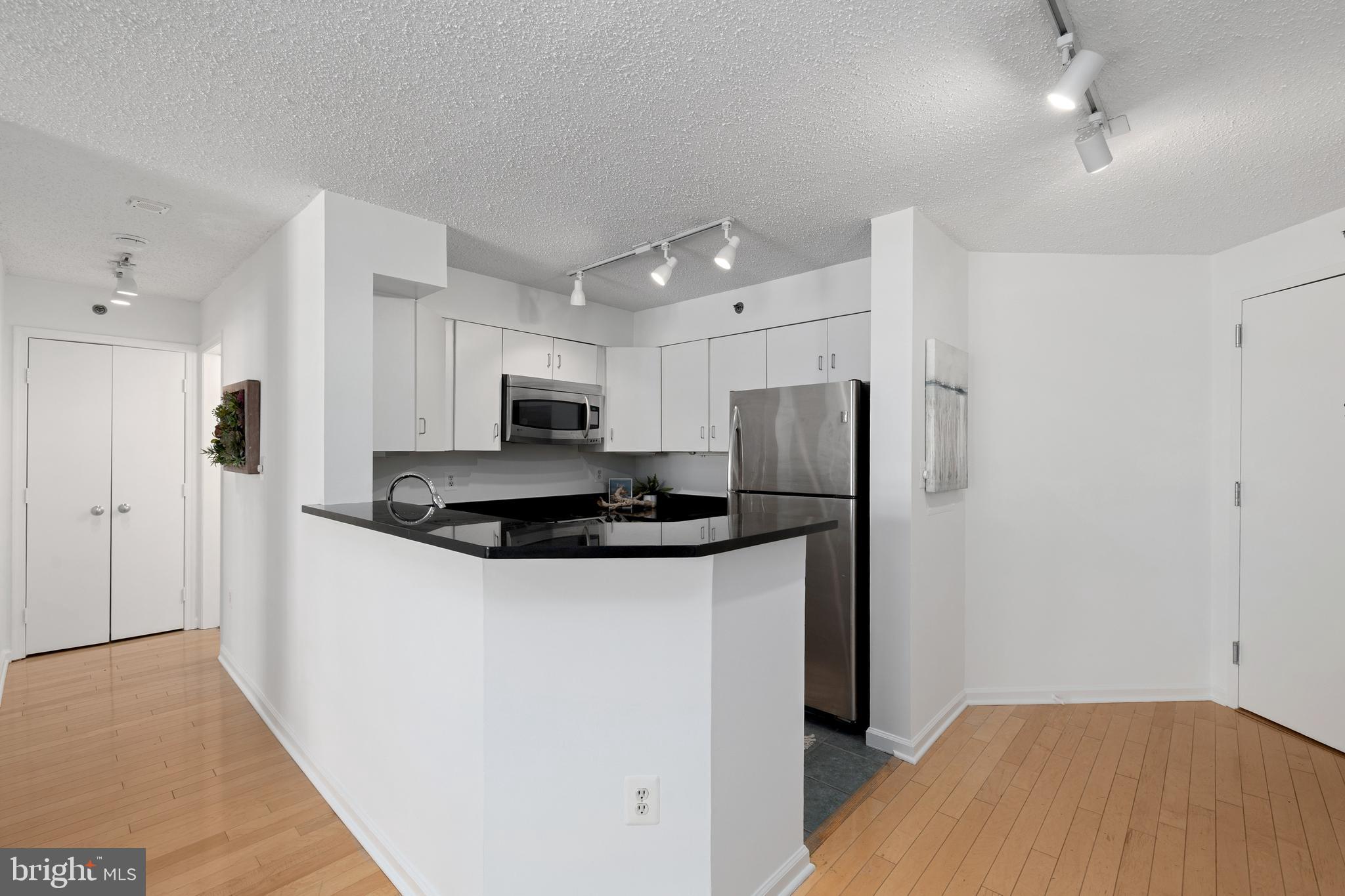 WEST END - Residential