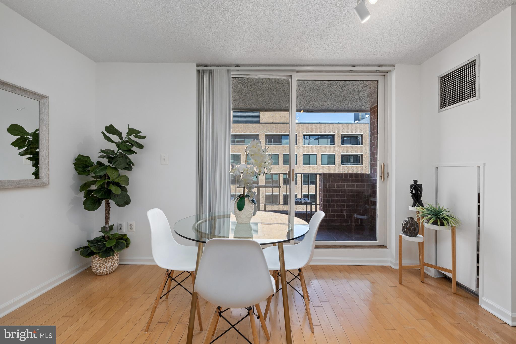 WEST END - Residential