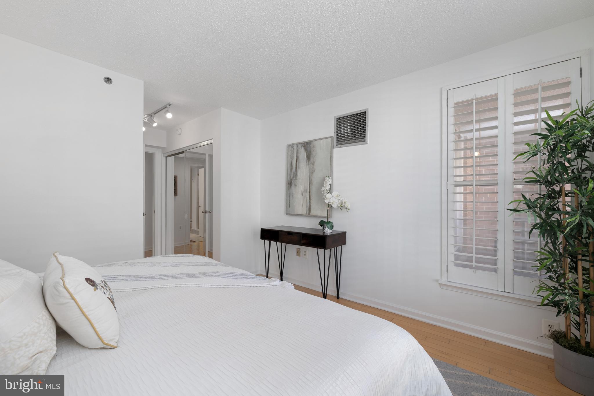 WEST END - Residential