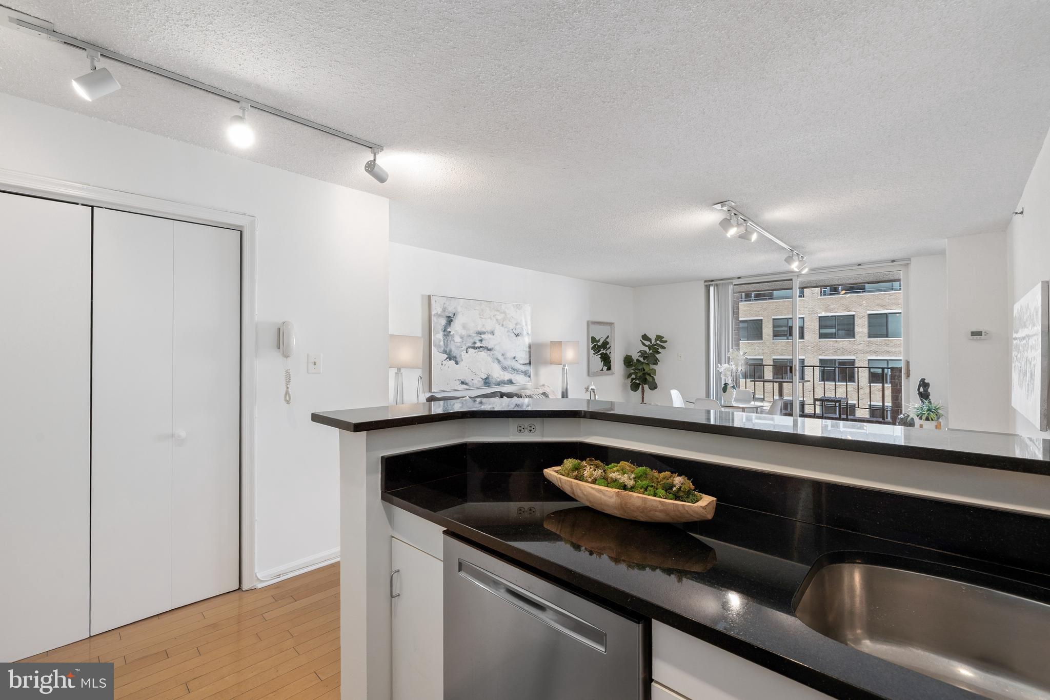 WEST END - Residential