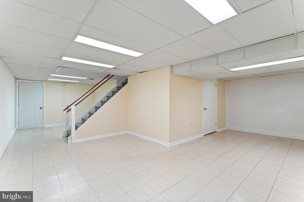 SURREY RIDGE - Residential