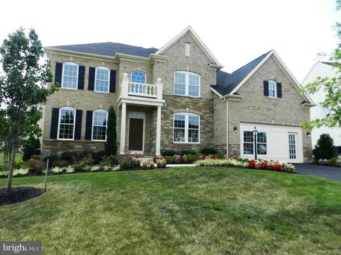 Homes For Rent - 42487 Pine Forest Drive<br/> CHANTILLY, VA 20152