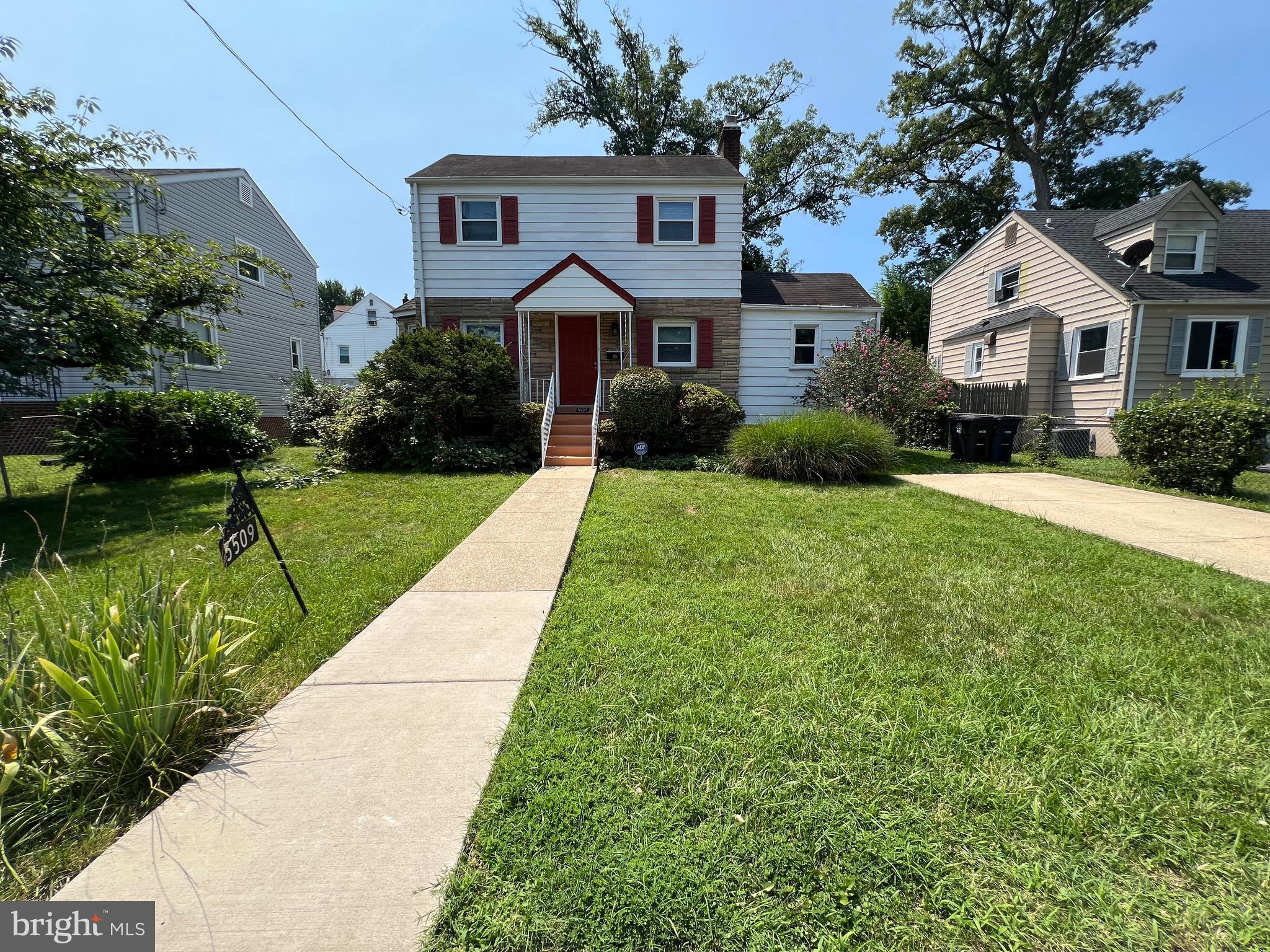 * * * GOOD Credit required * * * Welcome Home! This great place is cute as a button. The property offers 3 bedrooms and 1 bathroom, living room, dining area, fully remodeled kitchen w/ new appliances, spacious basement for storage and a large backyard. This home is MOVE-IN ready. Yard maintenance is tenant responsibility. This is a NON-SMOKING place, small pets allowed on a case by case basis. Good Credit required - call agent for qualification requirements.