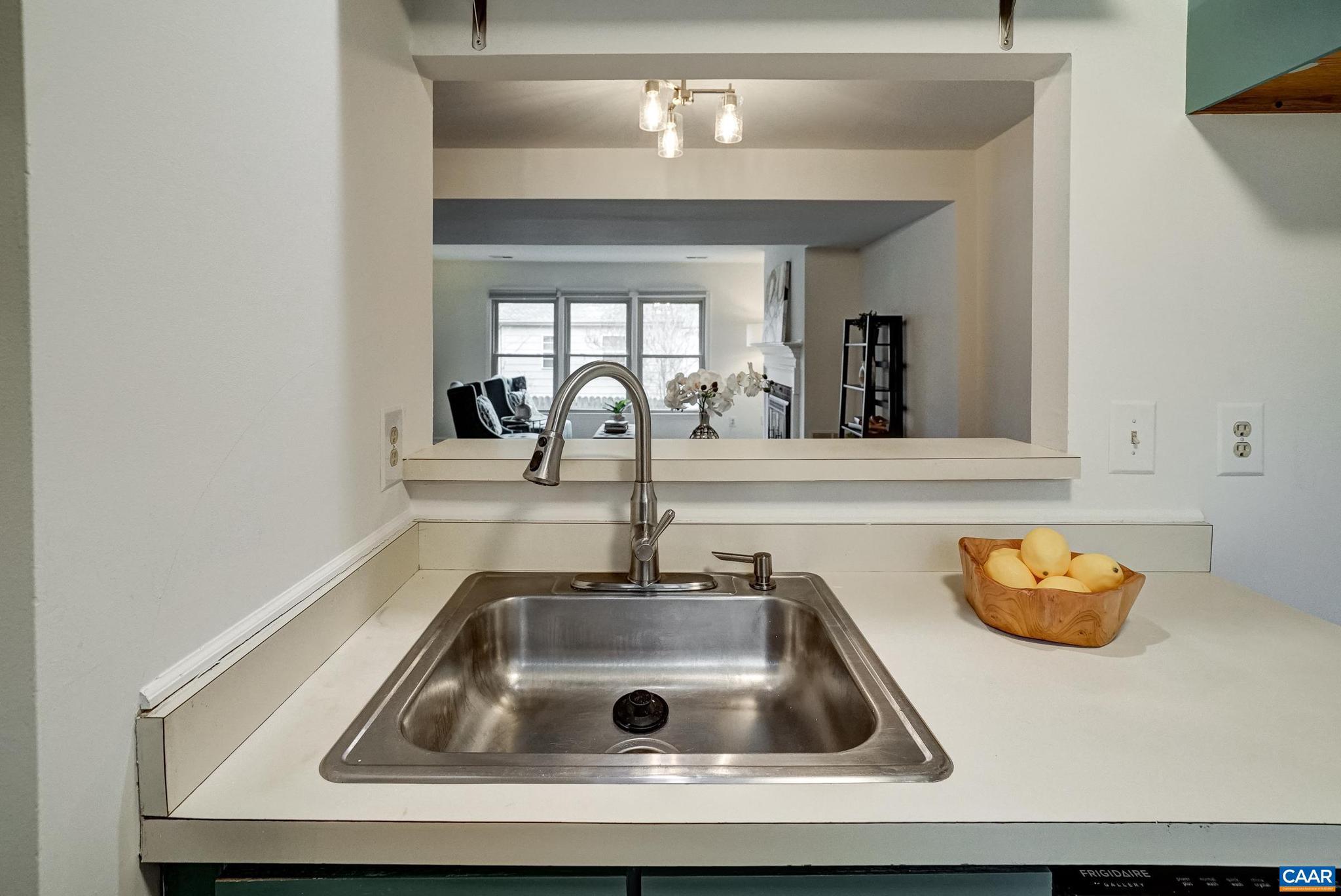 GARDEN COURT - Residential