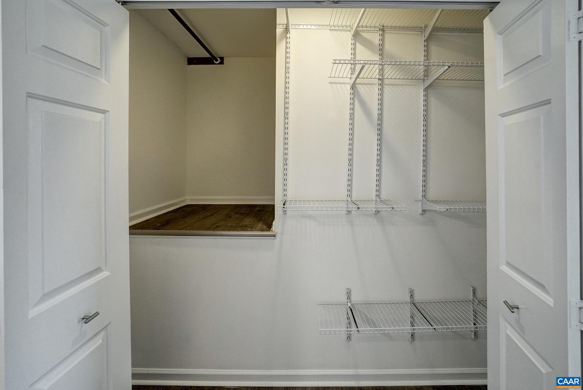 GARDEN COURT - Residential