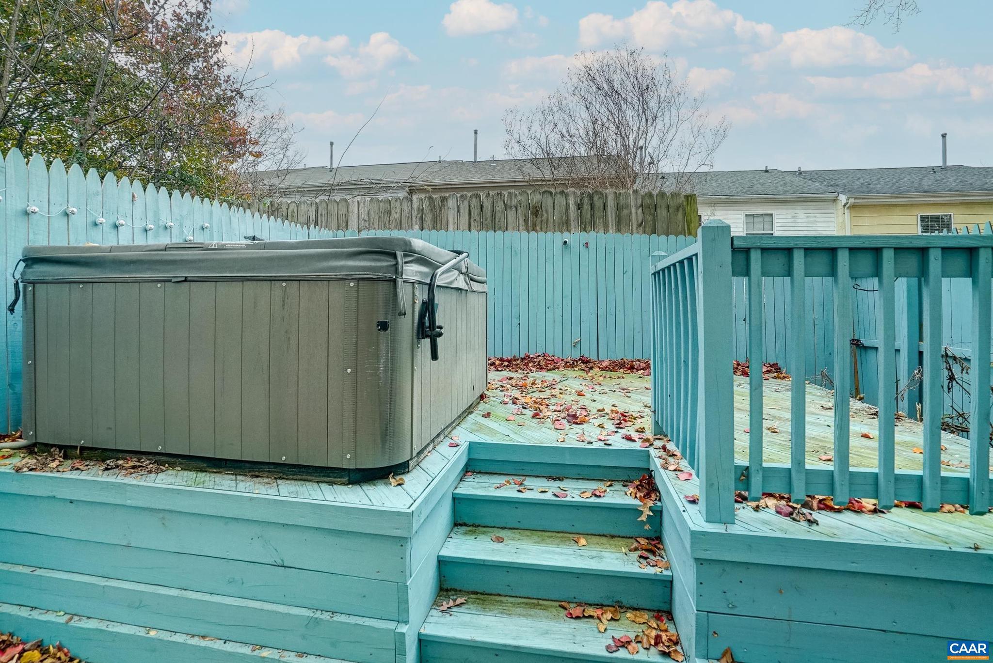 GARDEN COURT - Residential