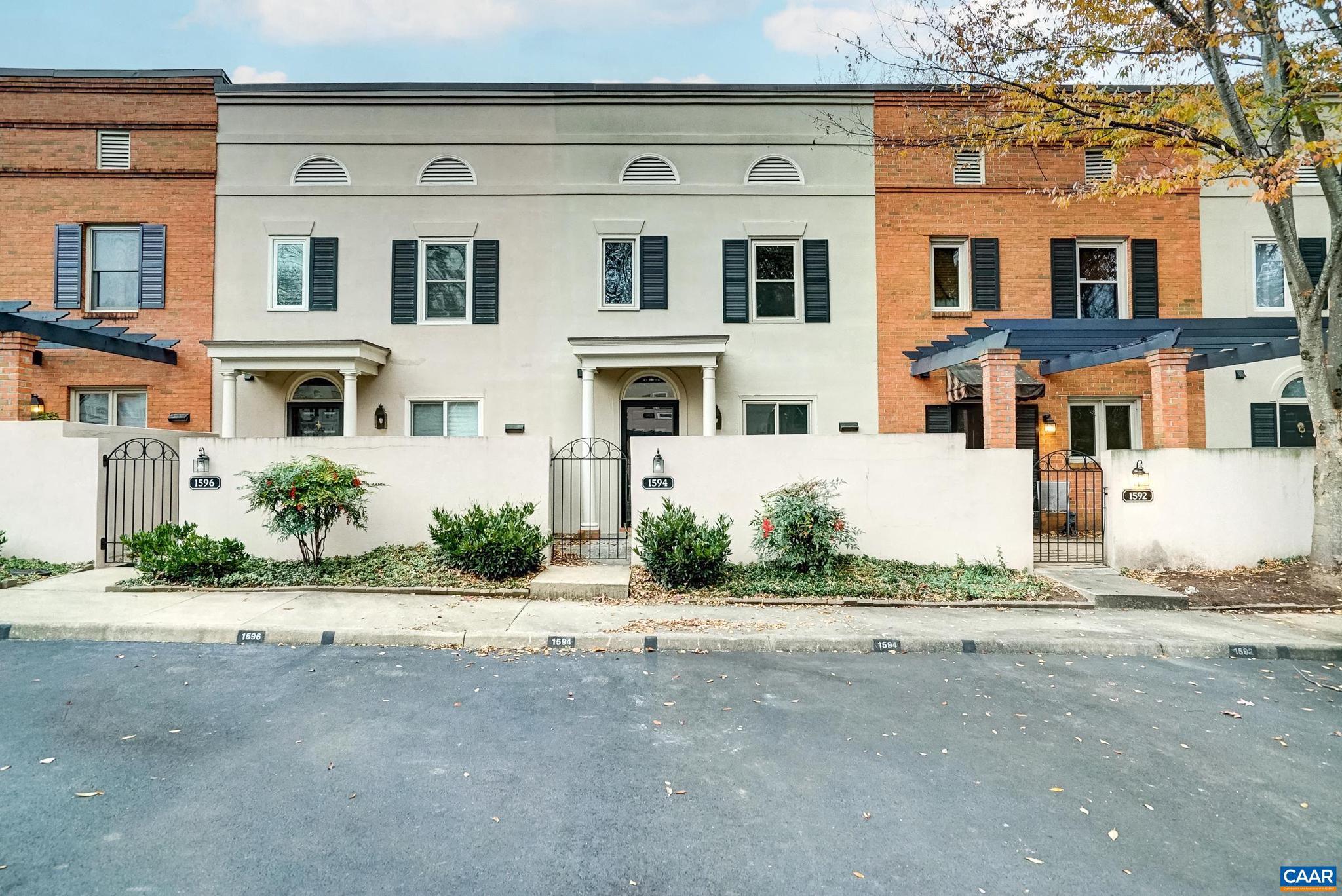 GARDEN COURT - Residential