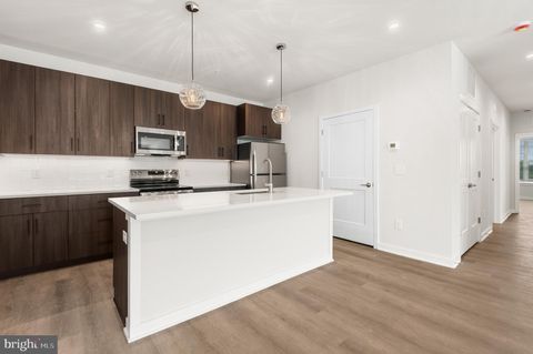 Photo of 26 S York Road #401, HATBORO, PA 19040 (MLS # PAMC2136672)