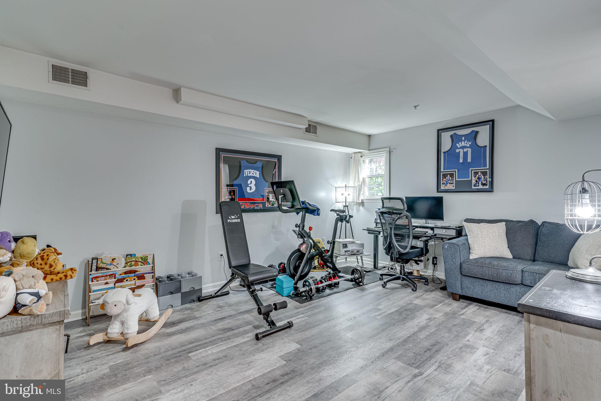 COURTS OF BALLSTON - Residential