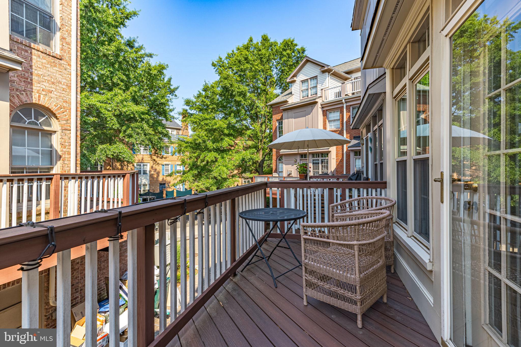 COURTS OF BALLSTON - Residential