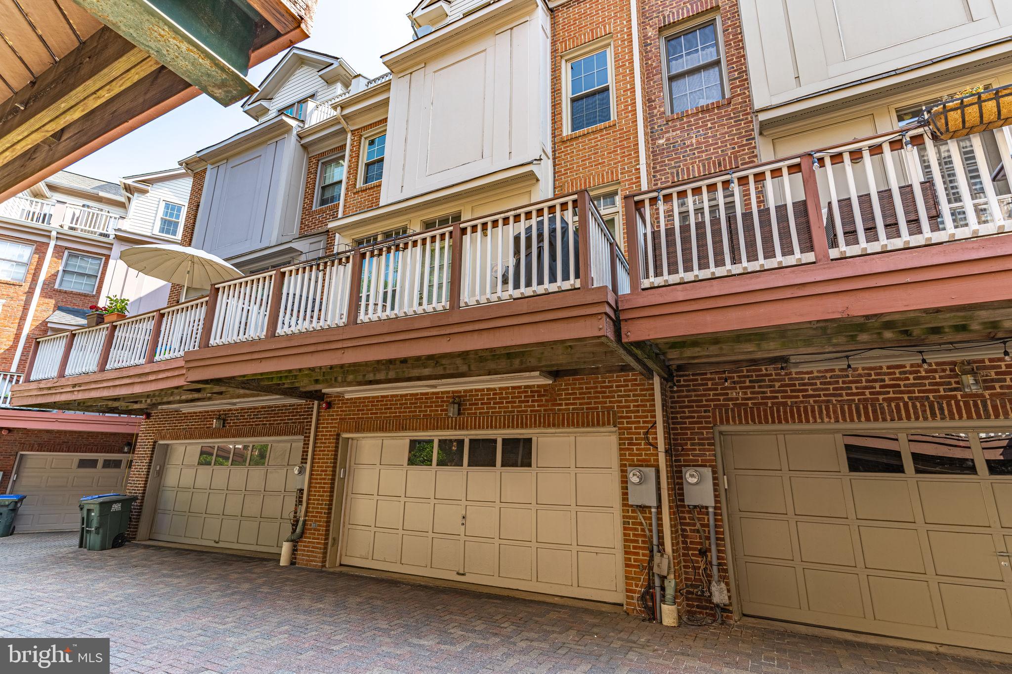 COURTS OF BALLSTON - Residential