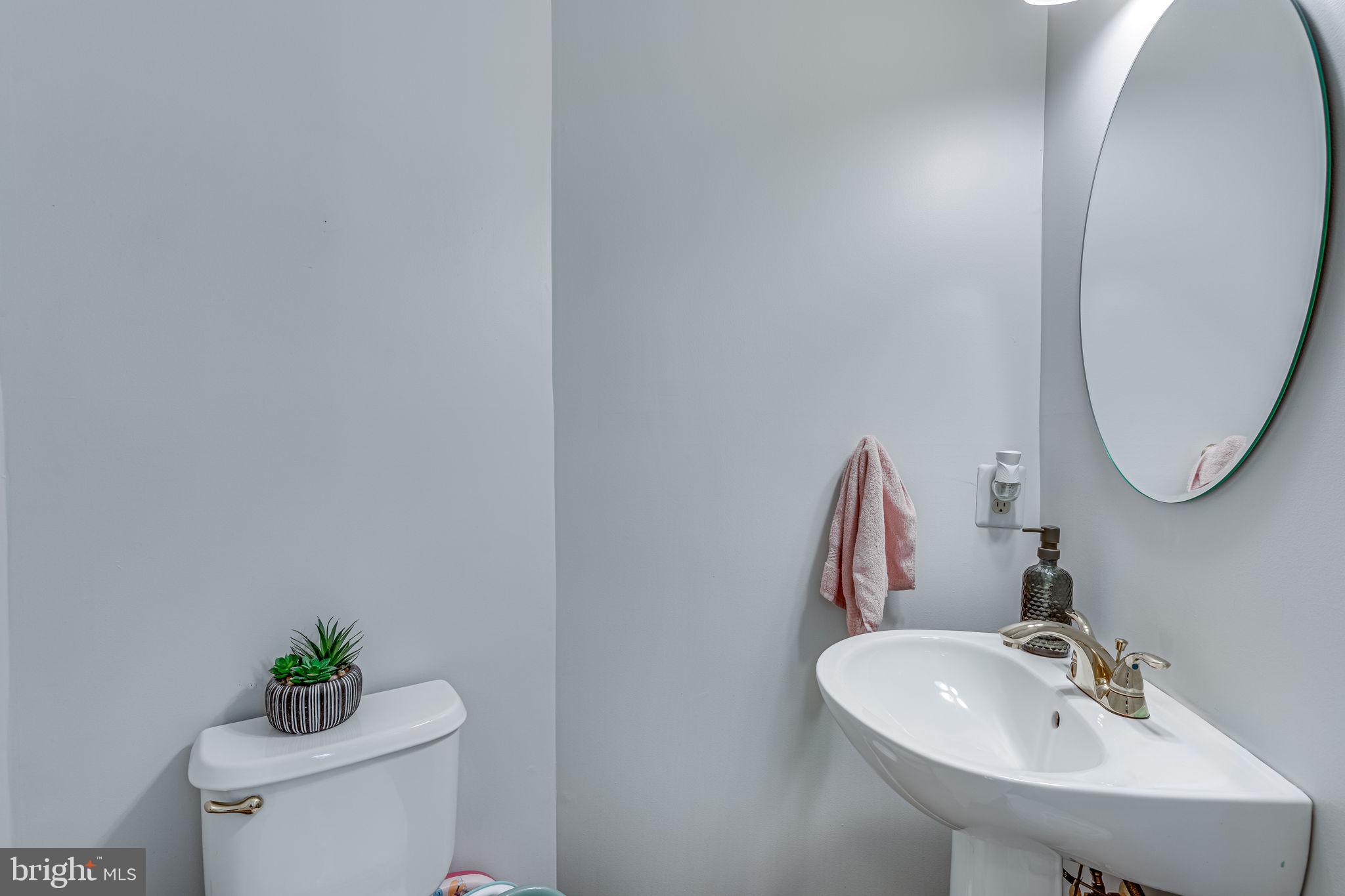 COURTS OF BALLSTON - Residential