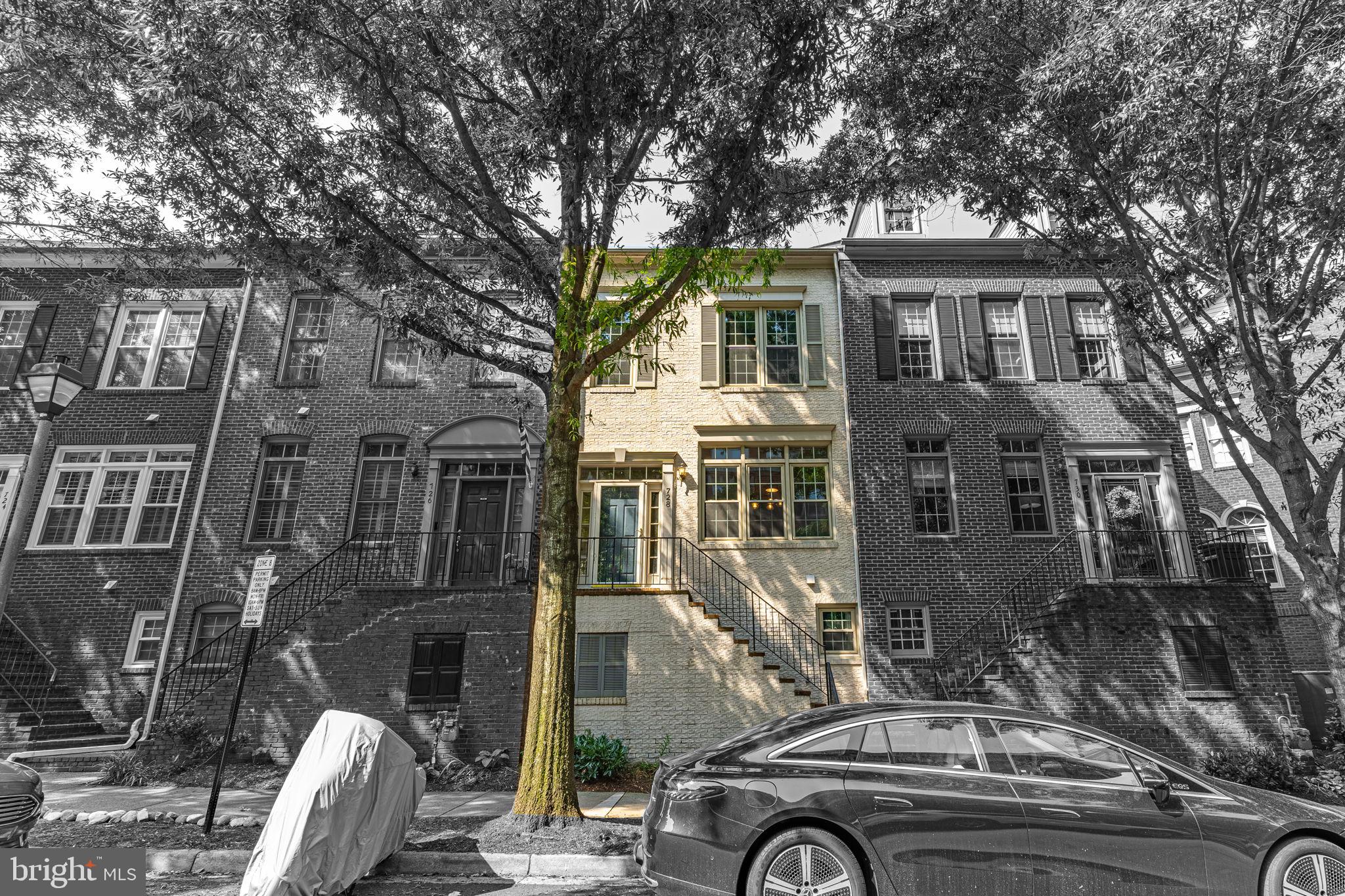 COURTS OF BALLSTON - Residential