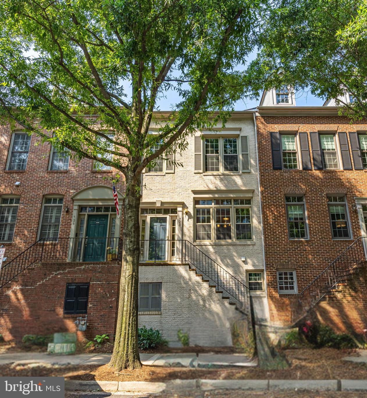 COURTS OF BALLSTON - Residential