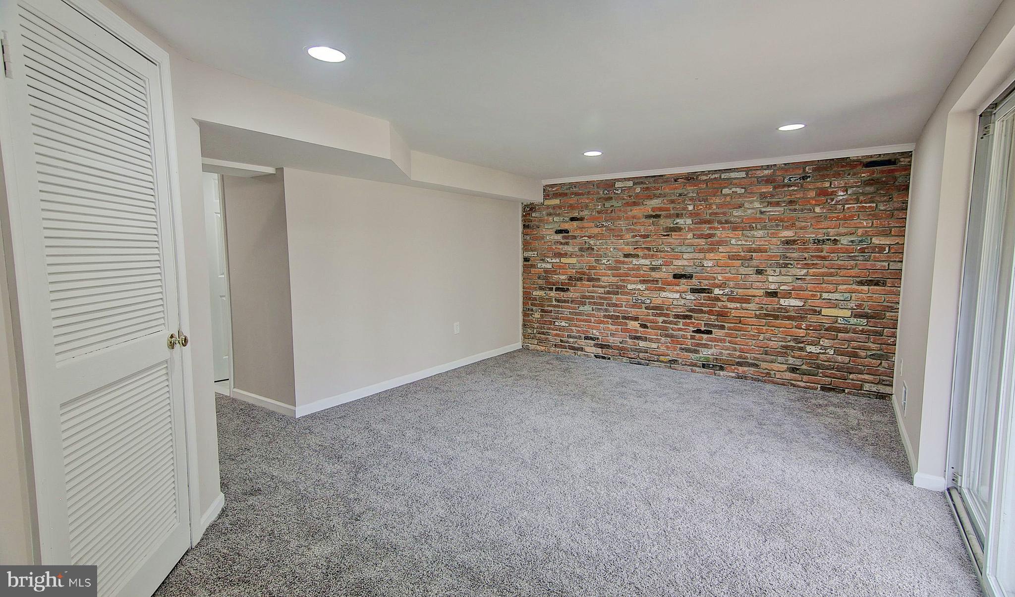 ANDOVER HEIGHTS - Residential Lease