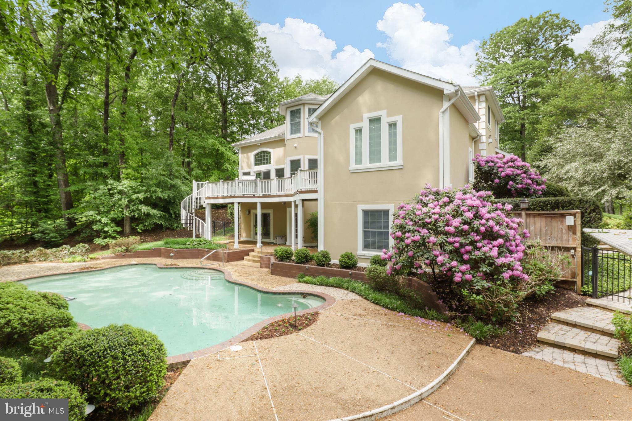 GLENCAIRN - Residential