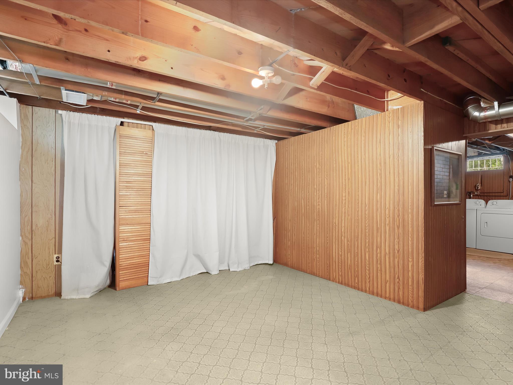 HOES HEIGHTS - Residential