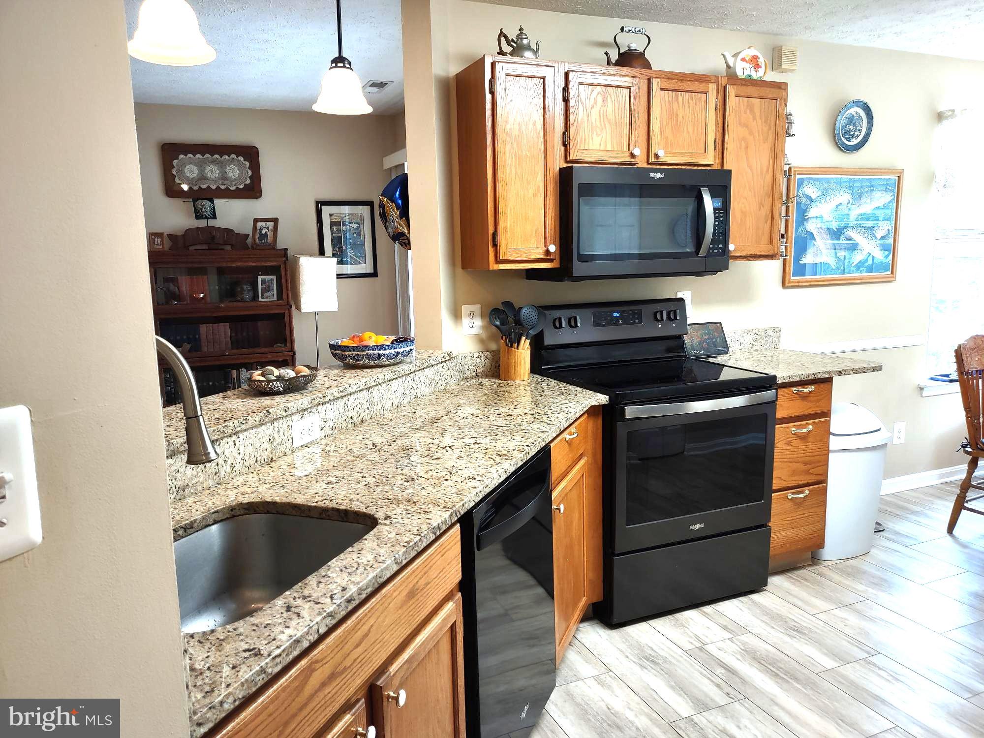 BAYLAND CONDO - Residential