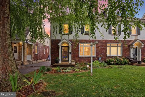Townhouse For Sale - 2538 N 2nd Street<br/> HARRISBURG, PA 17110