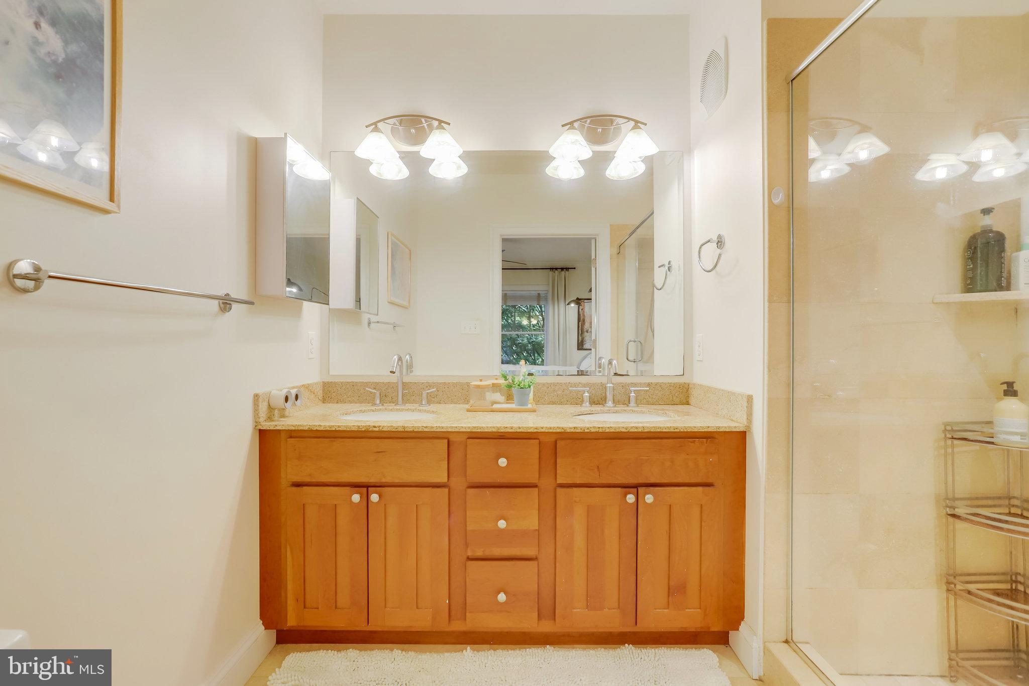 CLARENDON 3131 - Residential Lease