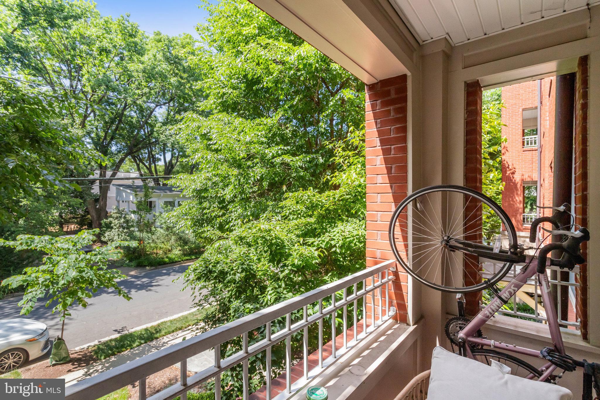 CLARENDON 3131 - Residential Lease