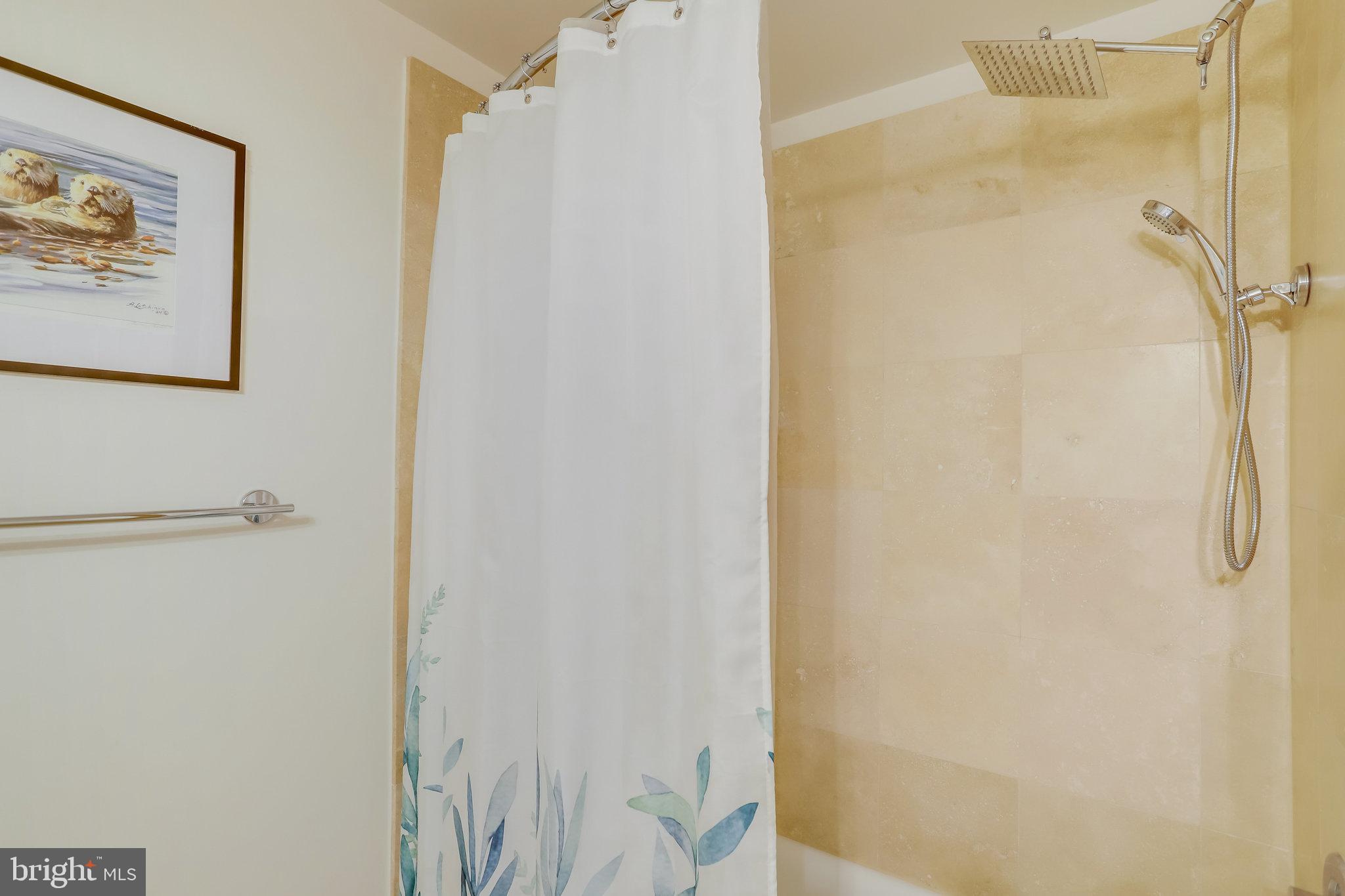 CLARENDON 3131 - Residential Lease