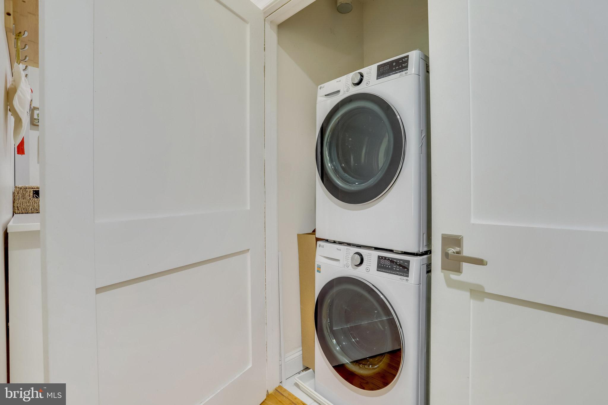 CLARENDON 3131 - Residential Lease