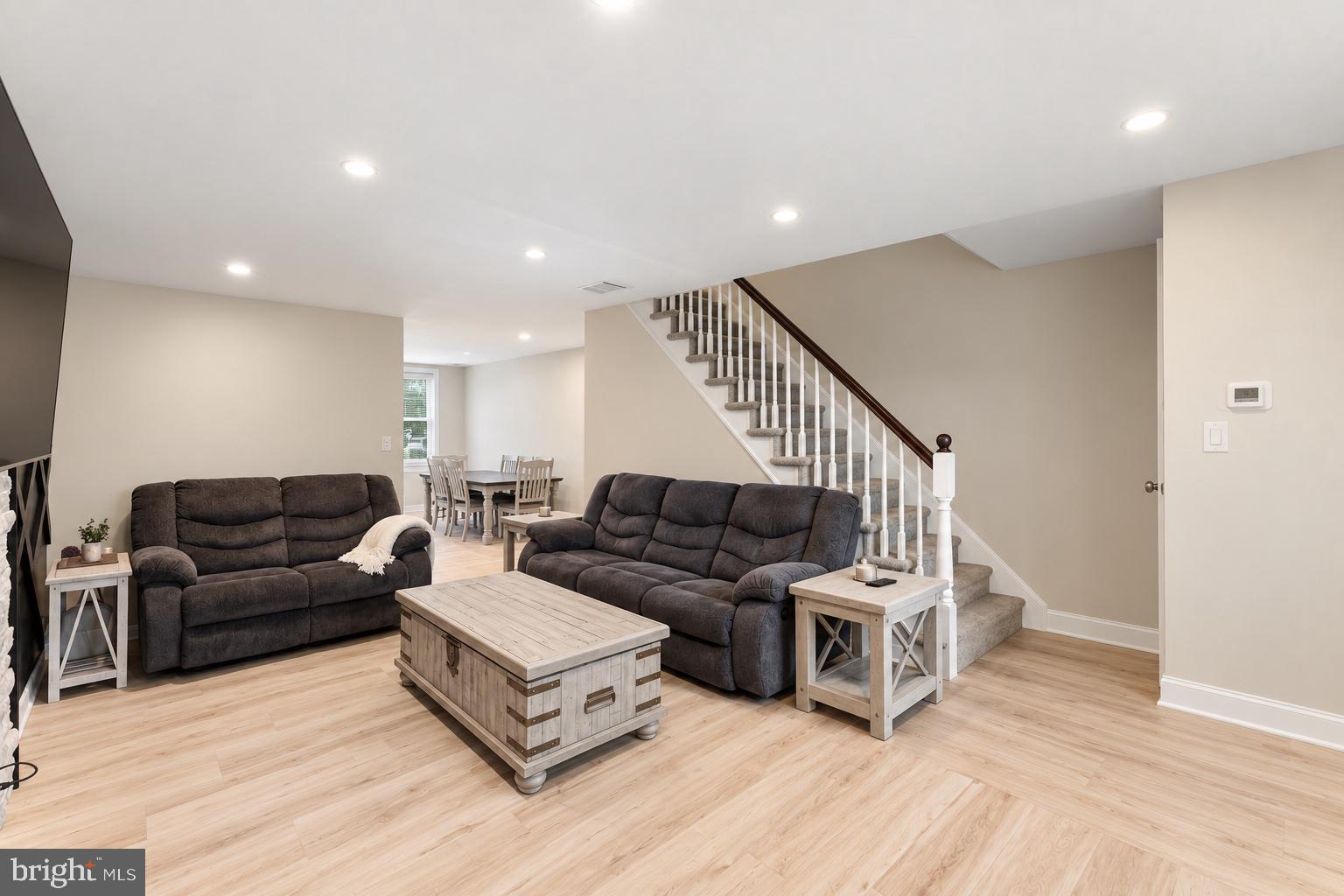 417 SEVEN OAKS DRIVE