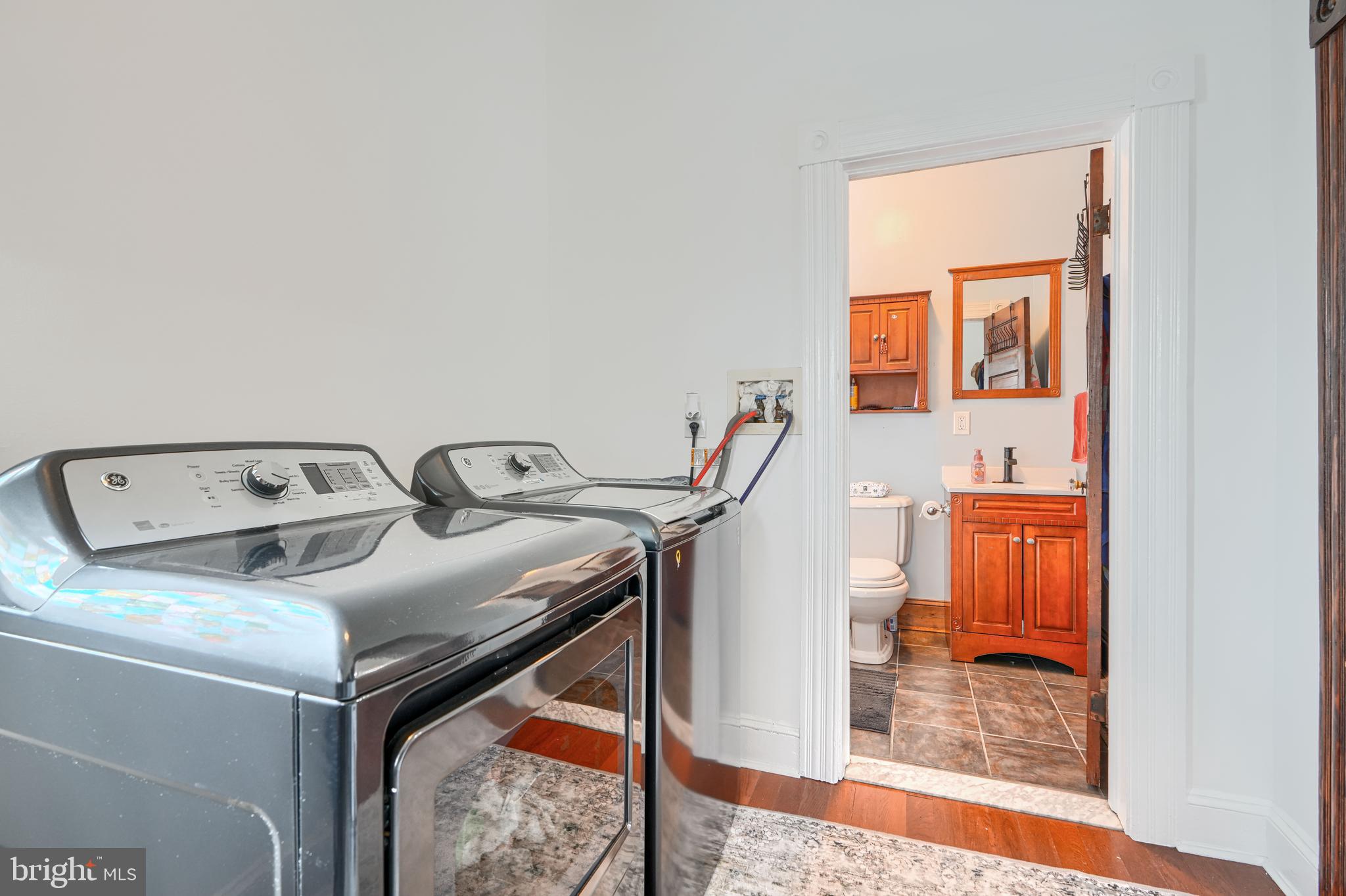 ROSEDALE - Commercial Sale
