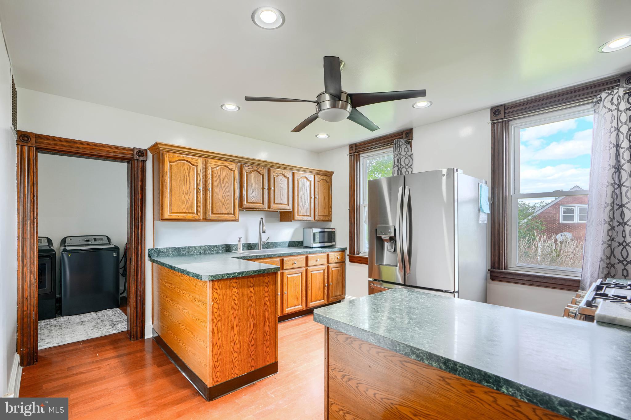 ROSEDALE - Commercial Sale
