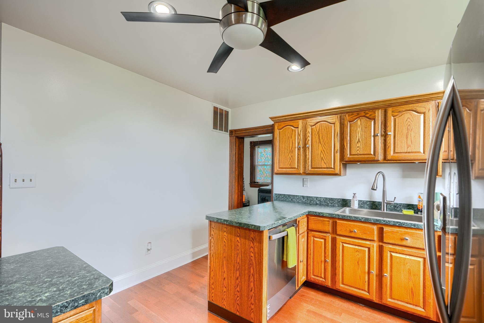 ROSEDALE - Commercial Sale