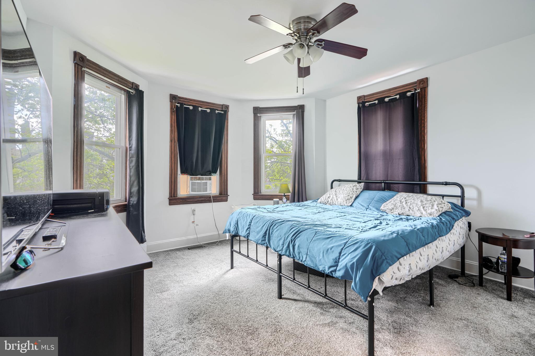 ROSEDALE - Commercial Sale