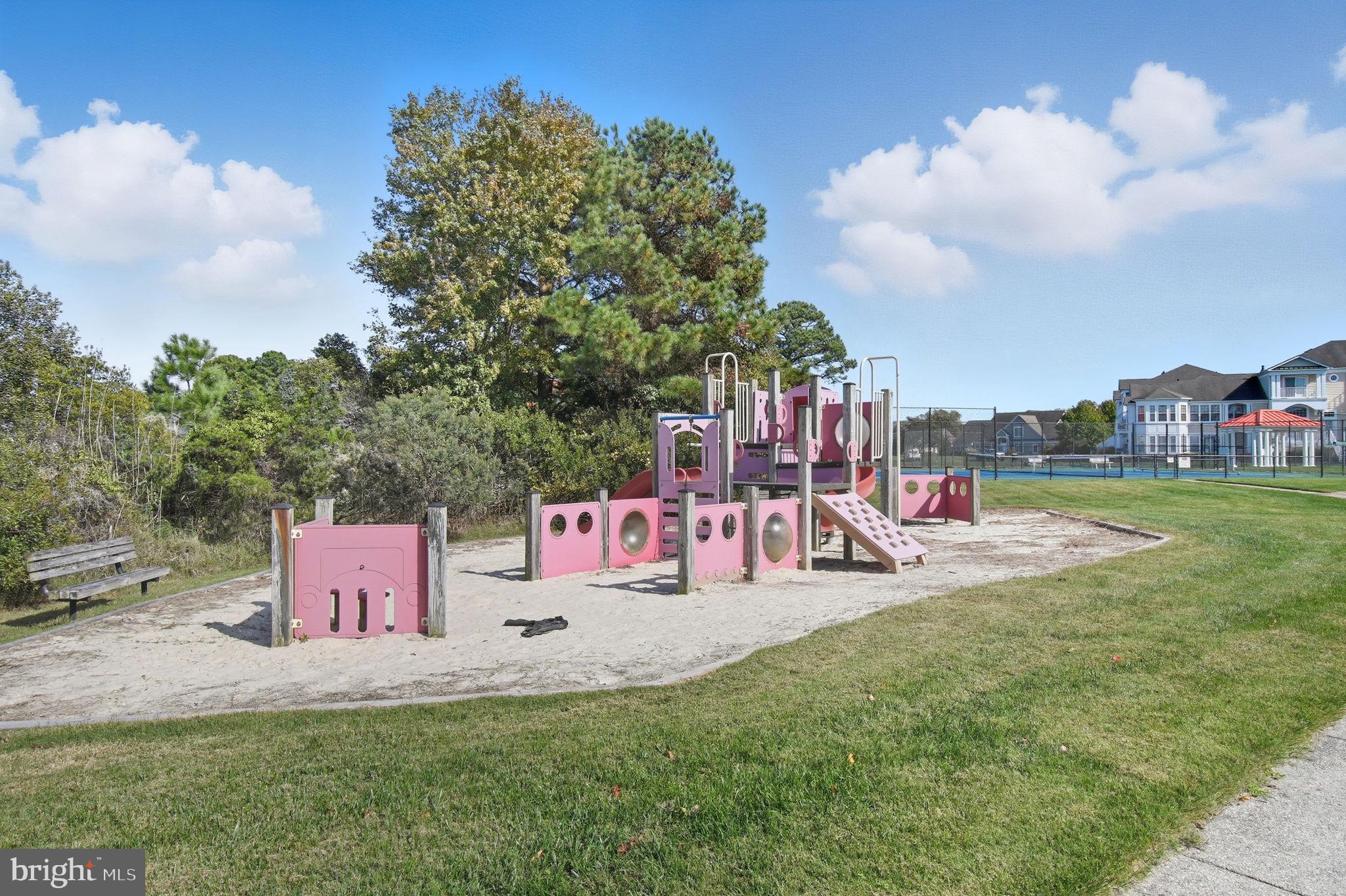 BAYSIDE AT BETHANY LAKES - Residential