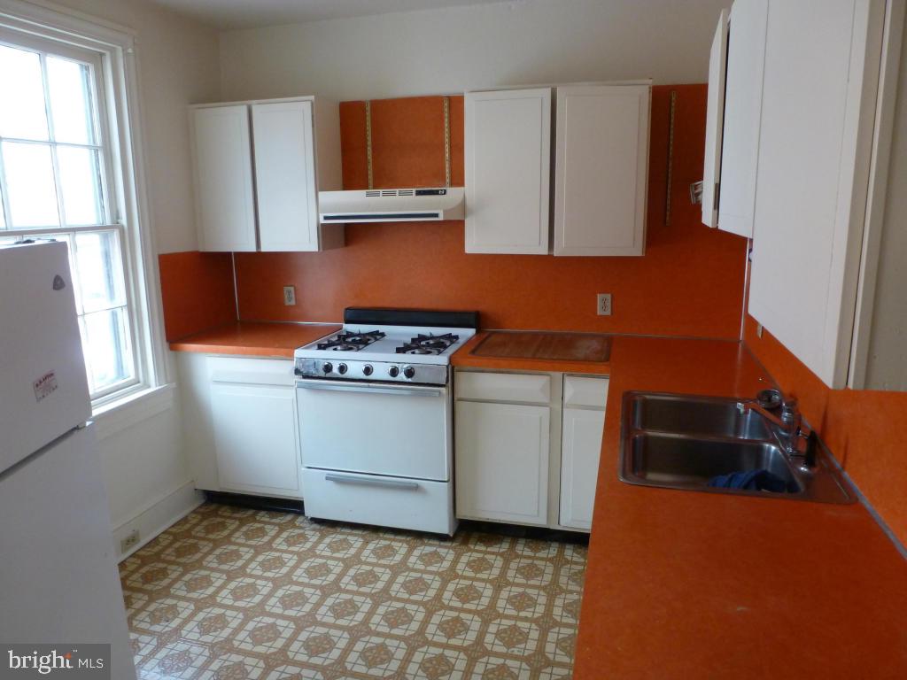 COLUMBIA - Commercial Sale