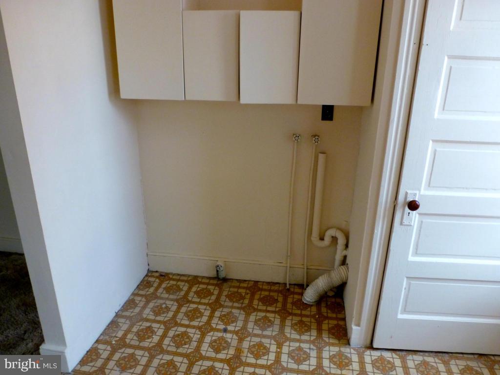 COLUMBIA - Commercial Sale