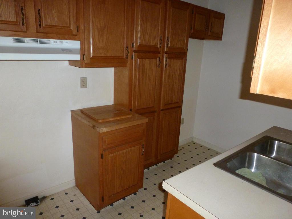 COLUMBIA - Commercial Sale