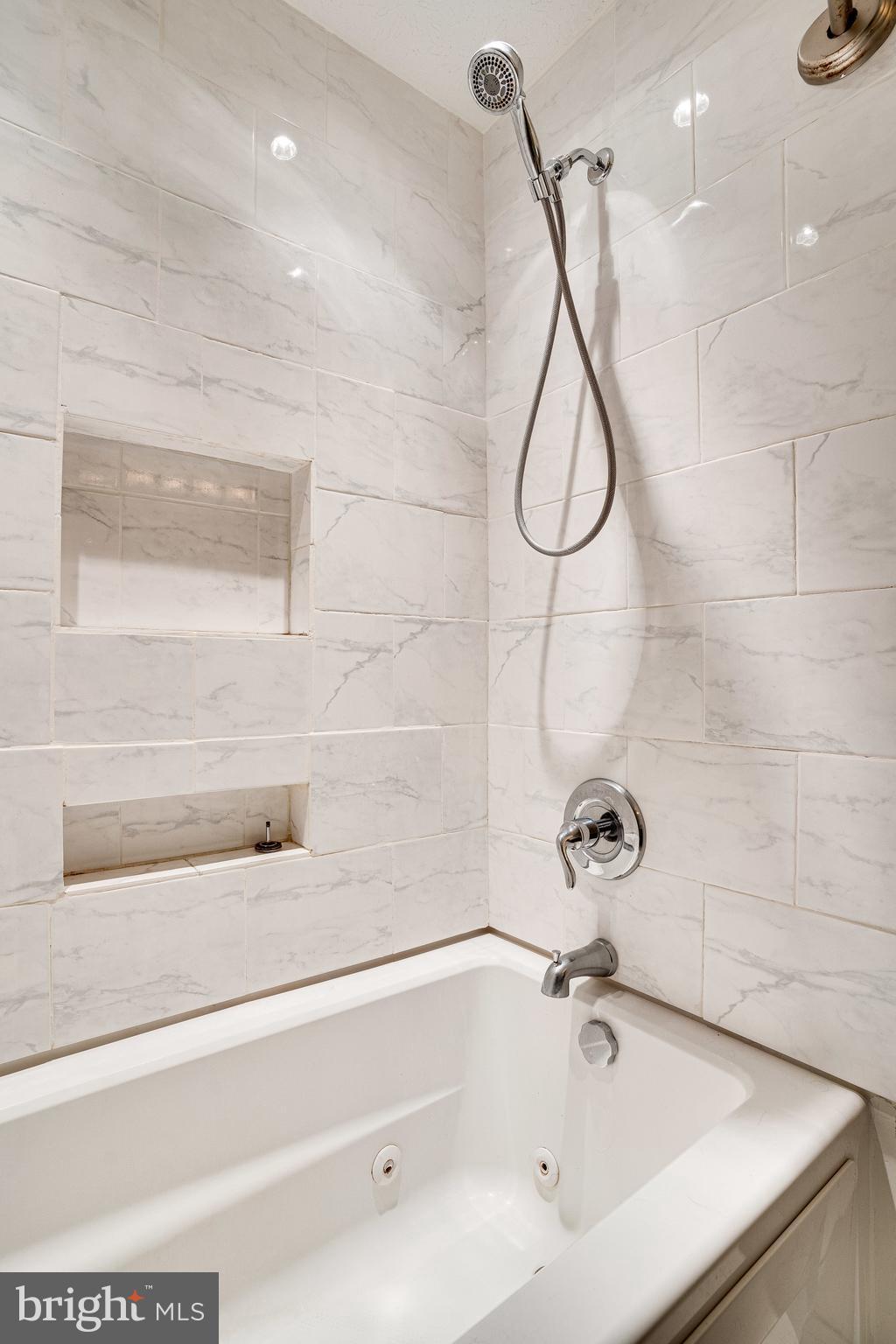 WUNDER'S CROSSROADS - Residential Lease