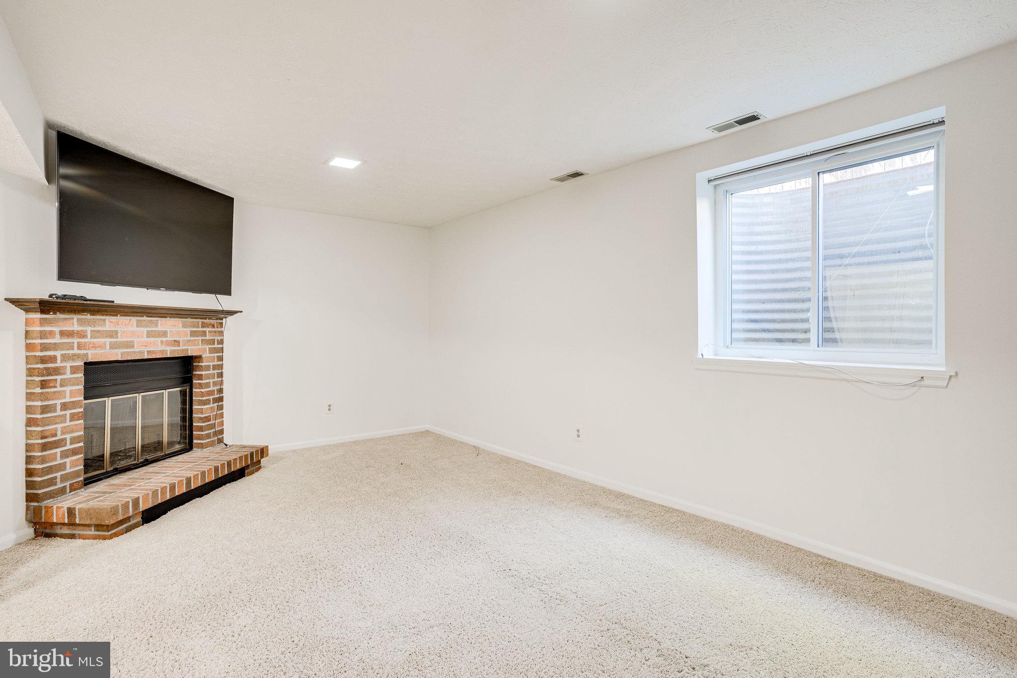 WUNDER'S CROSSROADS - Residential Lease