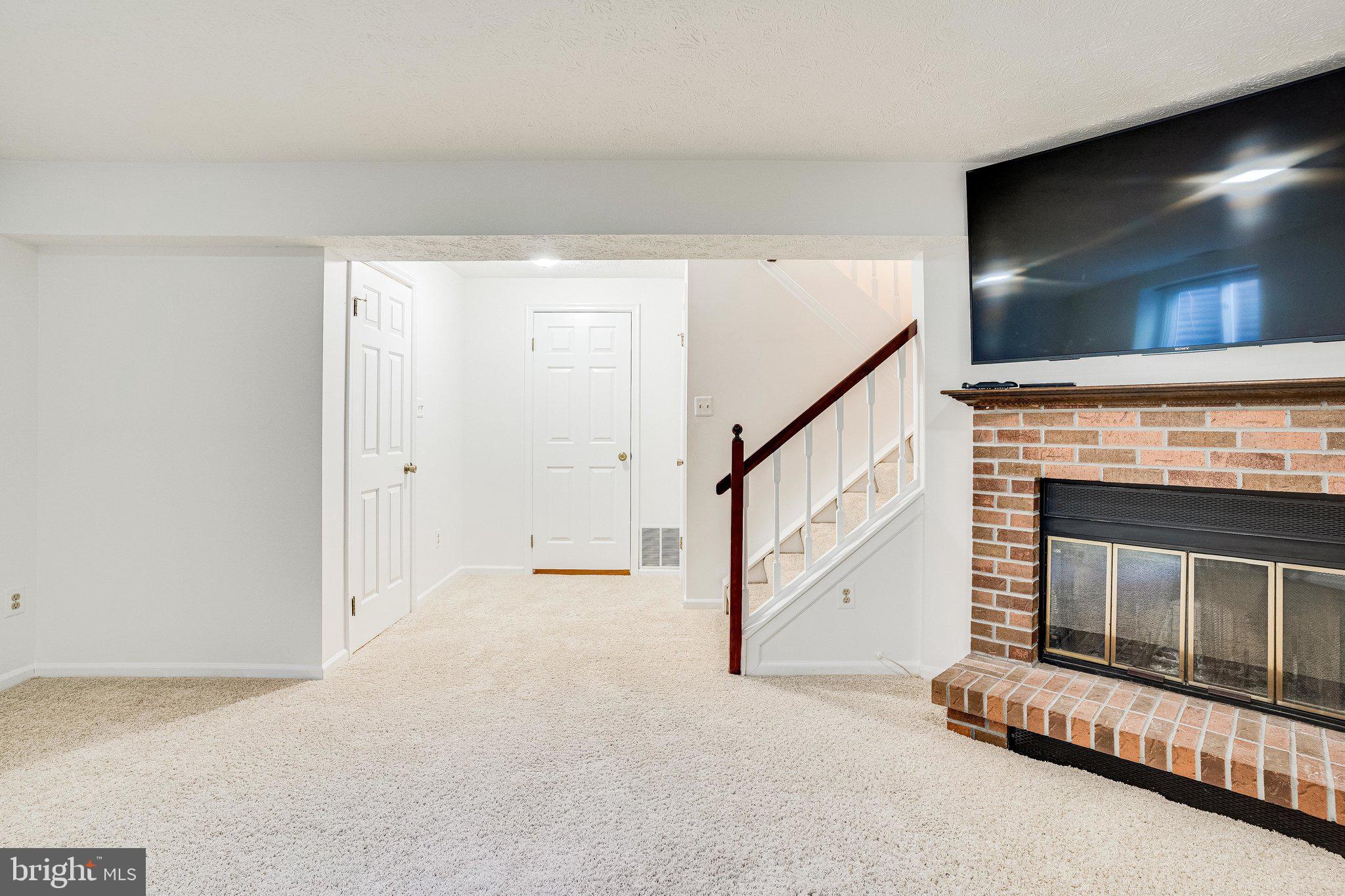 WUNDER'S CROSSROADS - Residential Lease