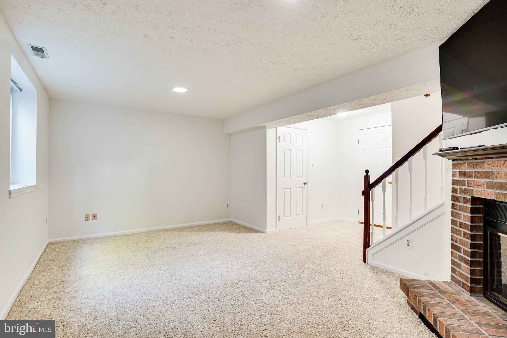 WUNDER'S CROSSROADS - Residential Lease