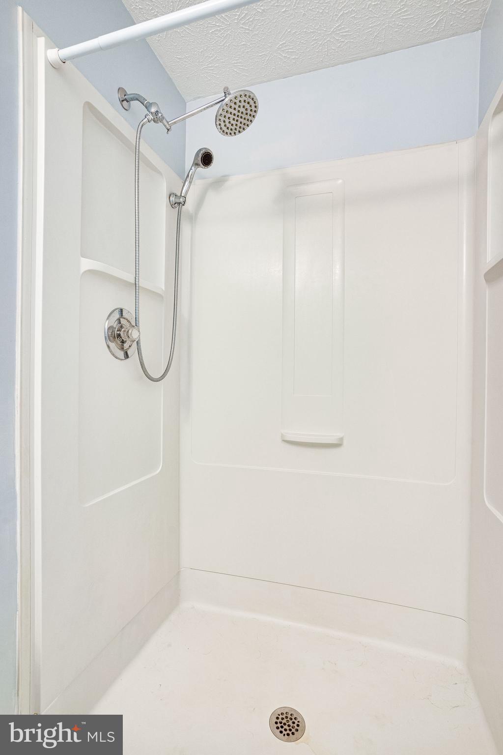 WUNDER'S CROSSROADS - Residential Lease