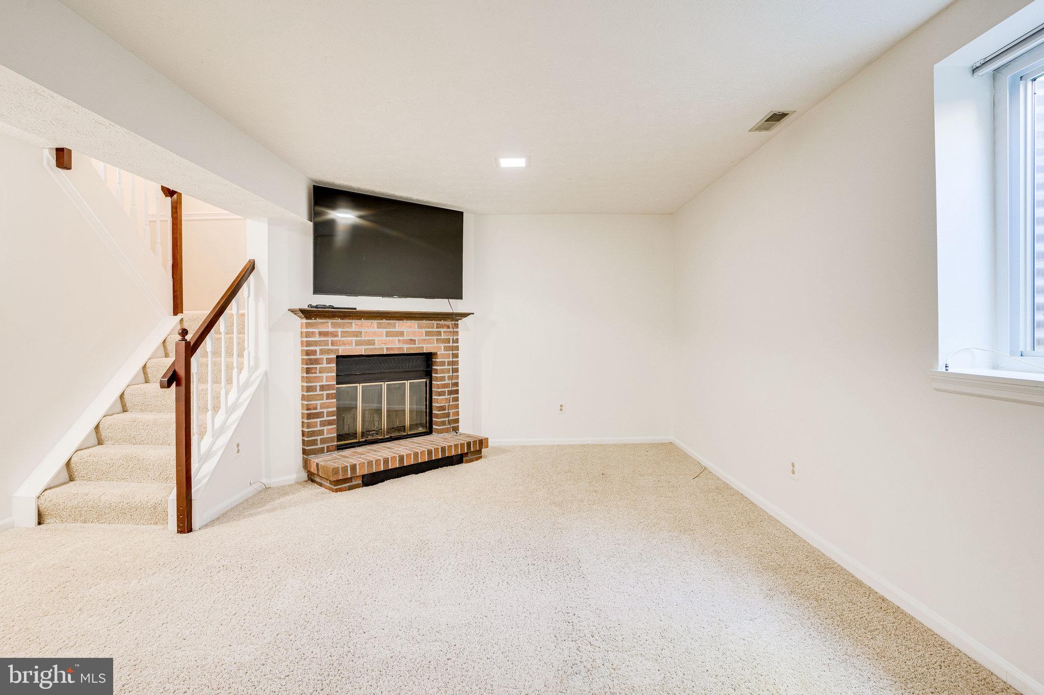 WUNDER'S CROSSROADS - Residential Lease