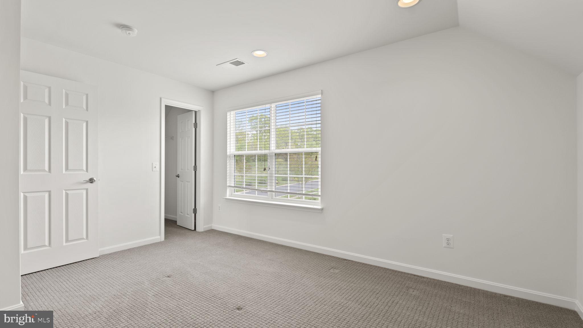 FOUR SEASONS AT HISTORIC VA - Residential Lease