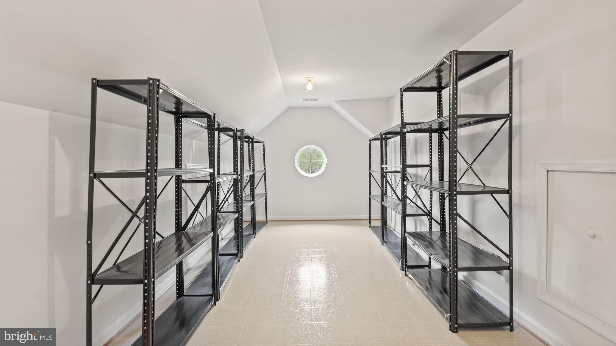 FOUR SEASONS AT HISTORIC VA - Residential Lease