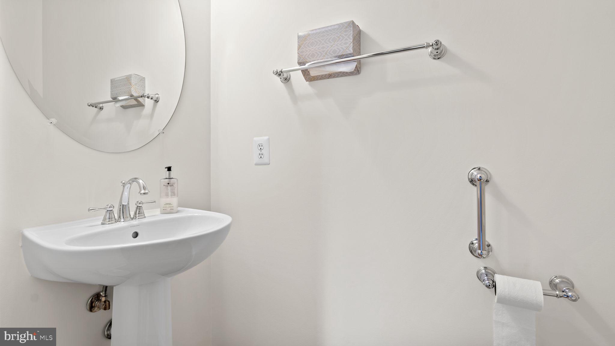 FOUR SEASONS AT HISTORIC VA - Residential Lease