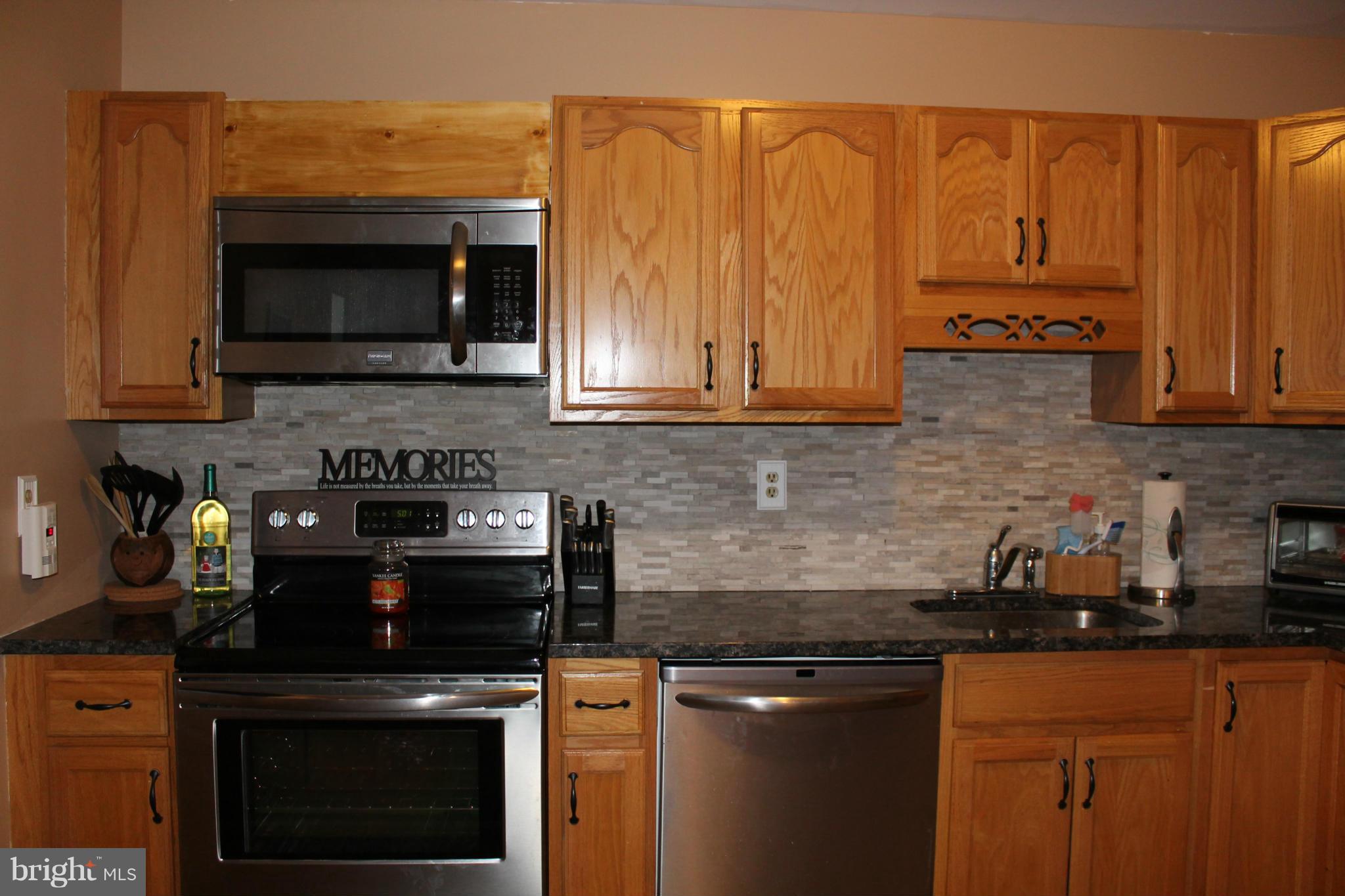 ELIZABETHS LANDING - Residential