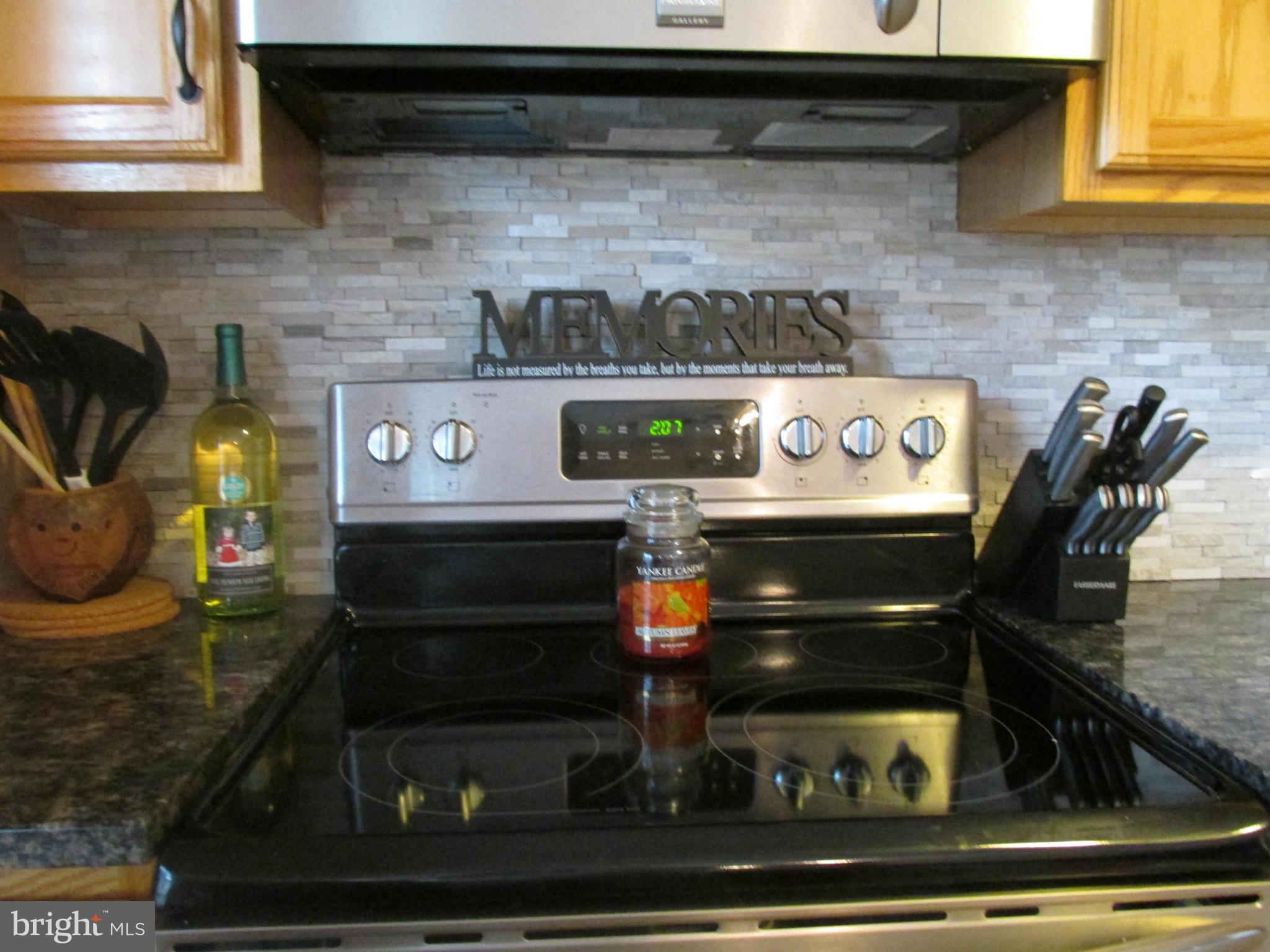 ELIZABETHS LANDING - Residential