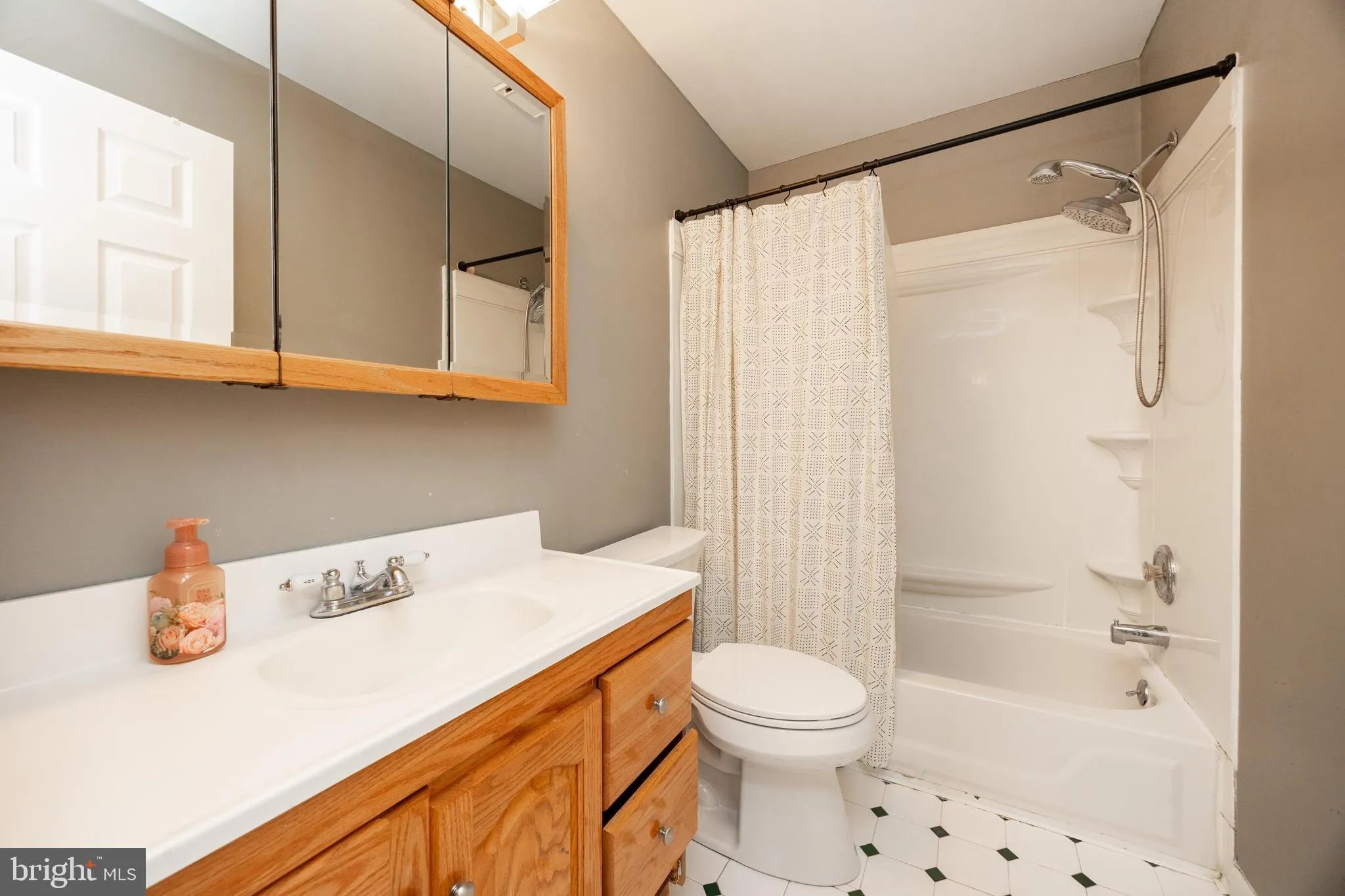 Collegeville, Pennsylvania 19426, United States, 3 Bedrooms Bedrooms, ,2 BathroomsBathrooms,Residential,Active,223590