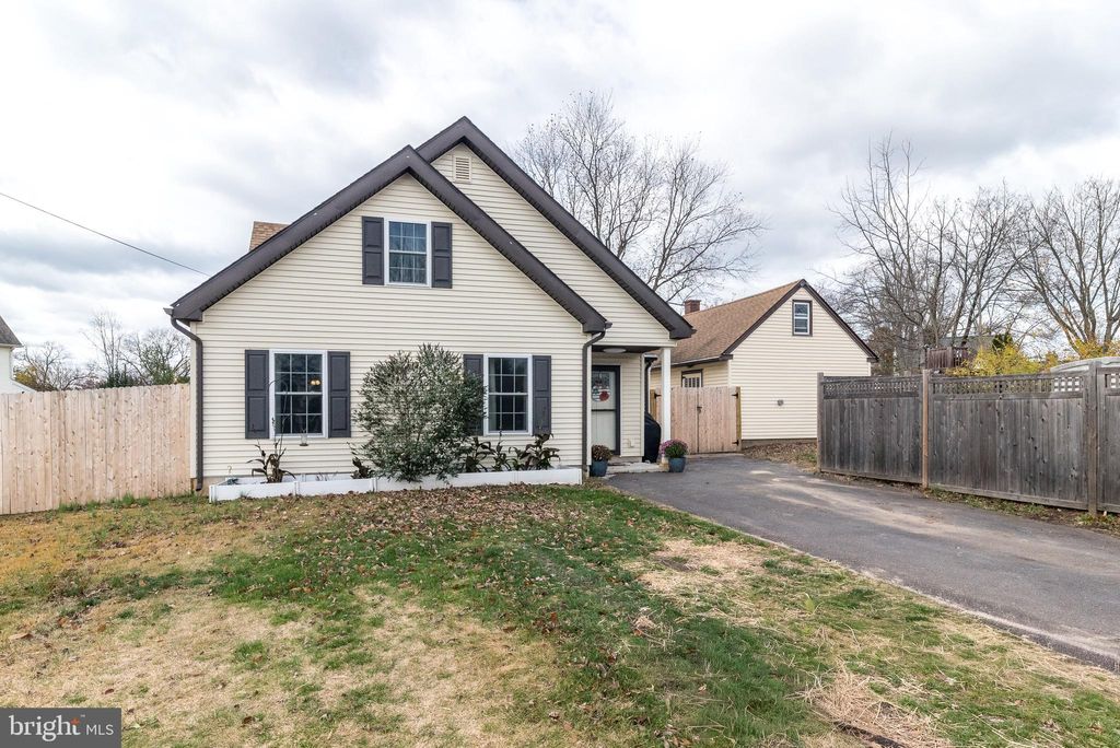 Photo of 220 Pennbrook Avenue, LANSDALE, PA 19446 (MLS # PAMC2161106)